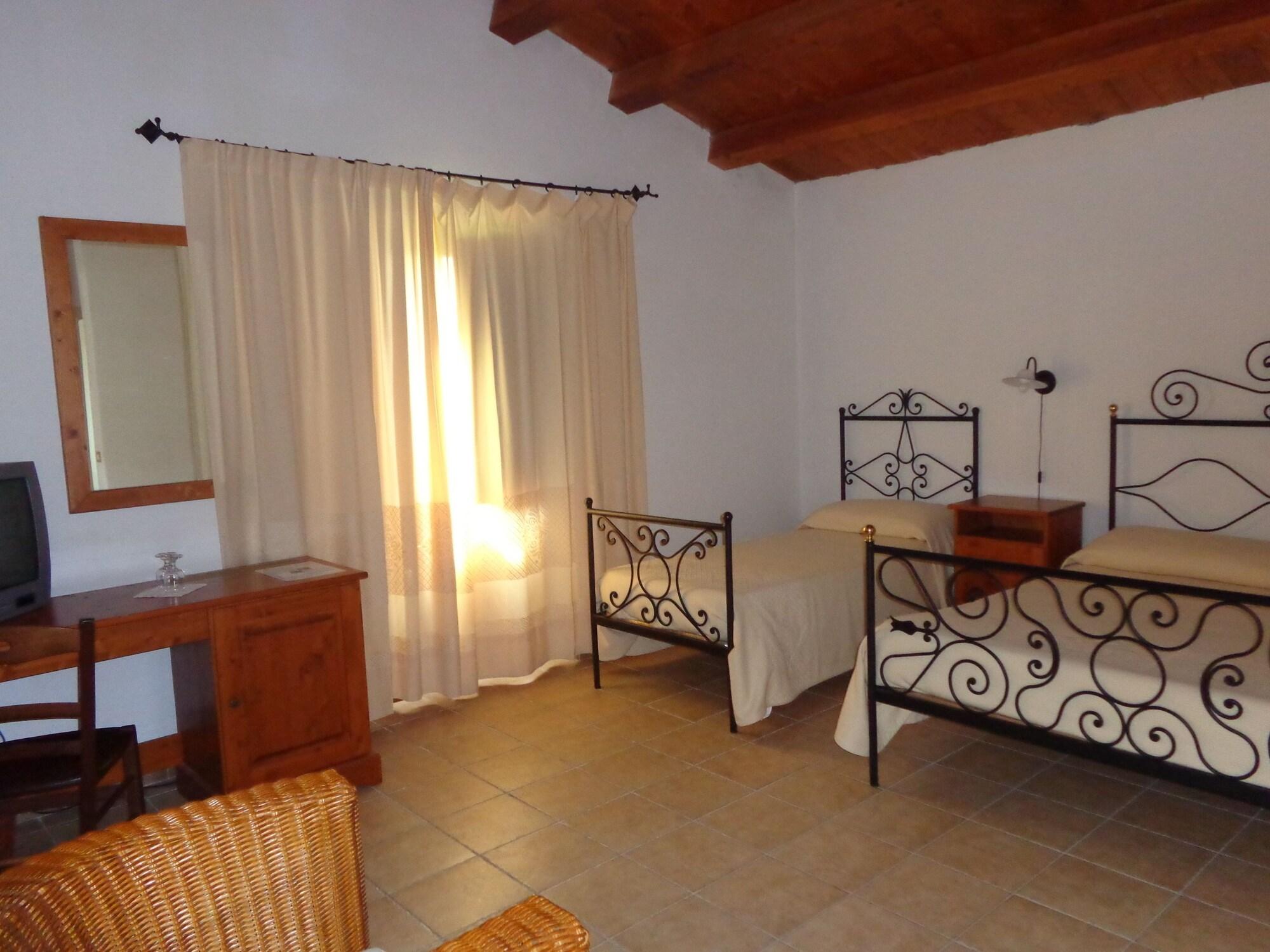 אבאסנטה Hotel Su Baione מראה חיצוני תמונה