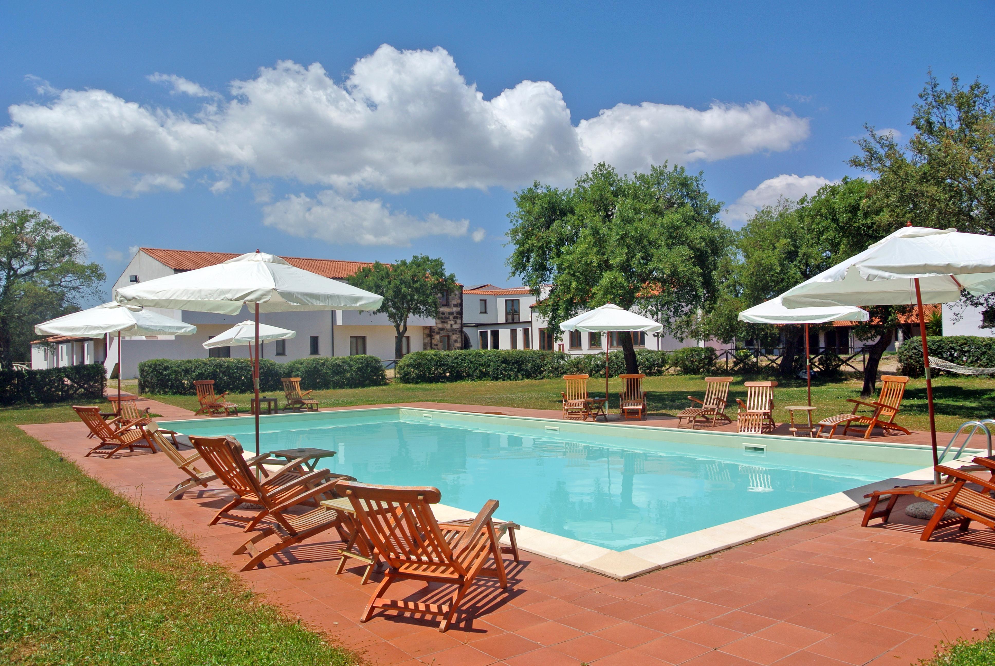 אבאסנטה Hotel Su Baione מראה חיצוני תמונה