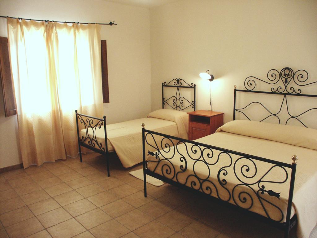 אבאסנטה Hotel Su Baione מראה חיצוני תמונה